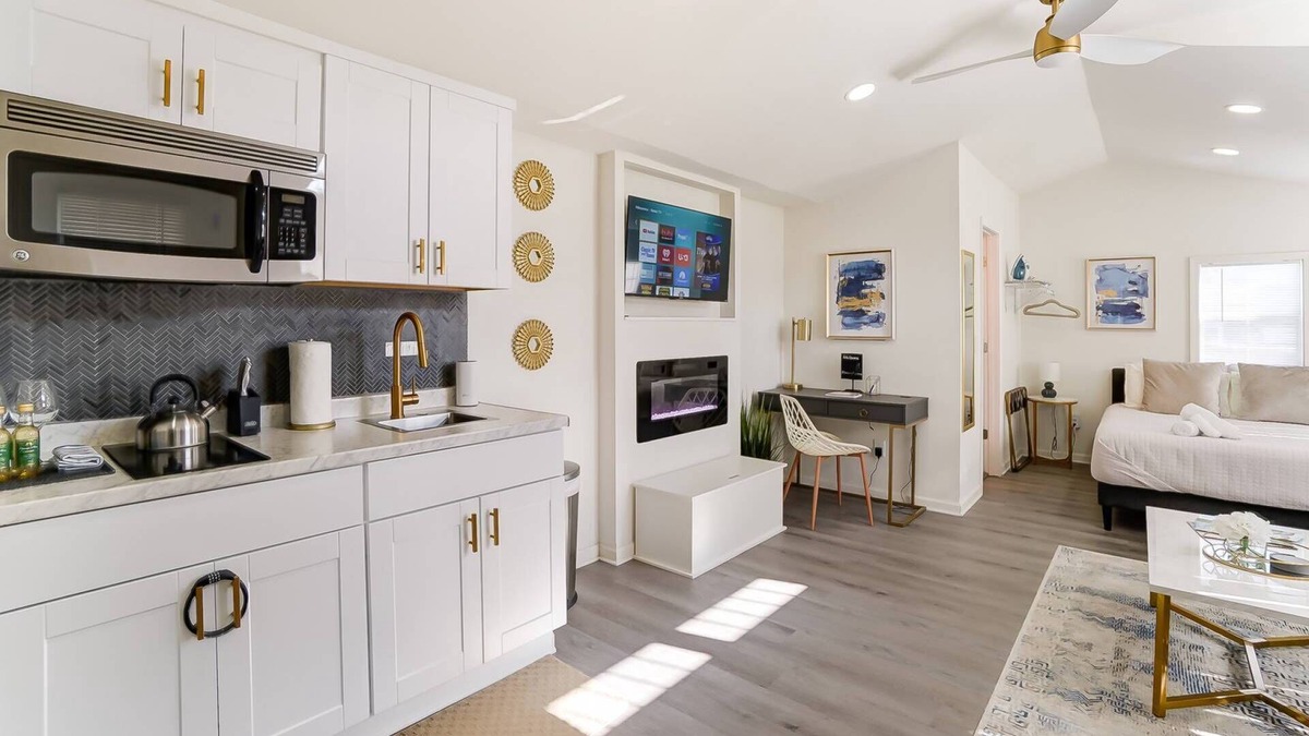 Concord House | Reduced Pricing / Tiny Chic House / 5 min. from Downtown Concord / Small Dogs OK / Fire pit / Gazebo