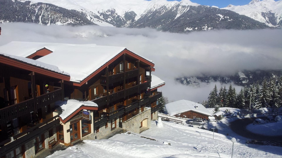 Courchevel Apartment | REDUCED RATE: COURCHEVEL 1550: summer or winter an apartment for 4 people