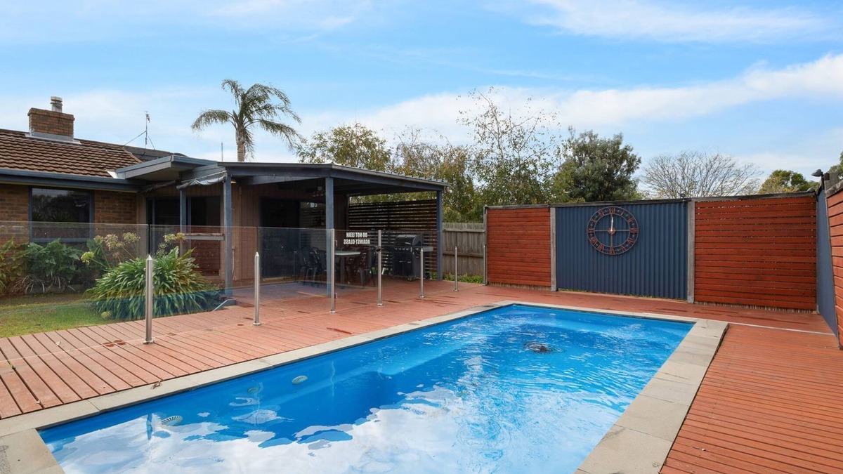 Cowes House | Redwood Beach House in Cowes