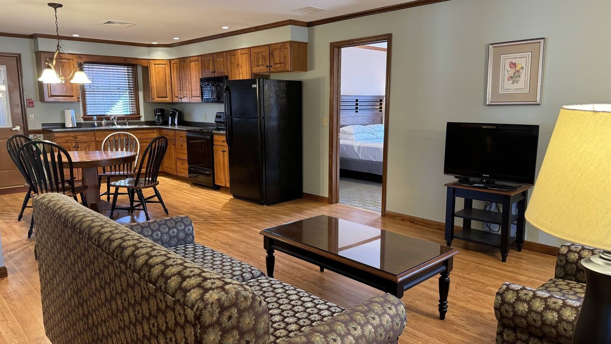 Colliersville Apartment | Redwood Inn & Suites - Apartment C - impeccably clean motel between CDP & ASV