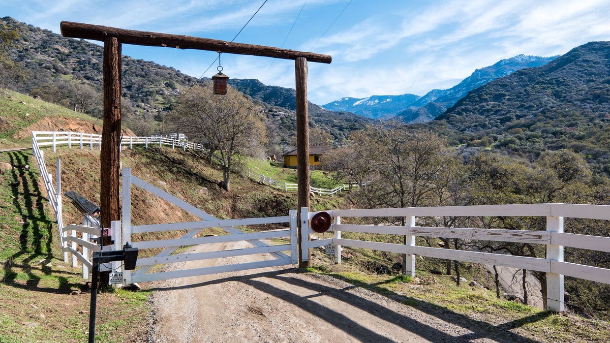 Three Rivers Other | Redwood Ranch - private 270 acre wedding venue near Sequoia National Park