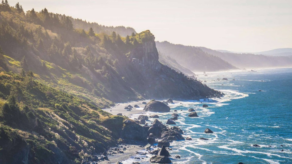 Crescent City House | Redwoods Cul-De-Sac Beach Retreat: Playground, Gazebo, Trampoline, BBQ, Firepit, Bonfire Beach!