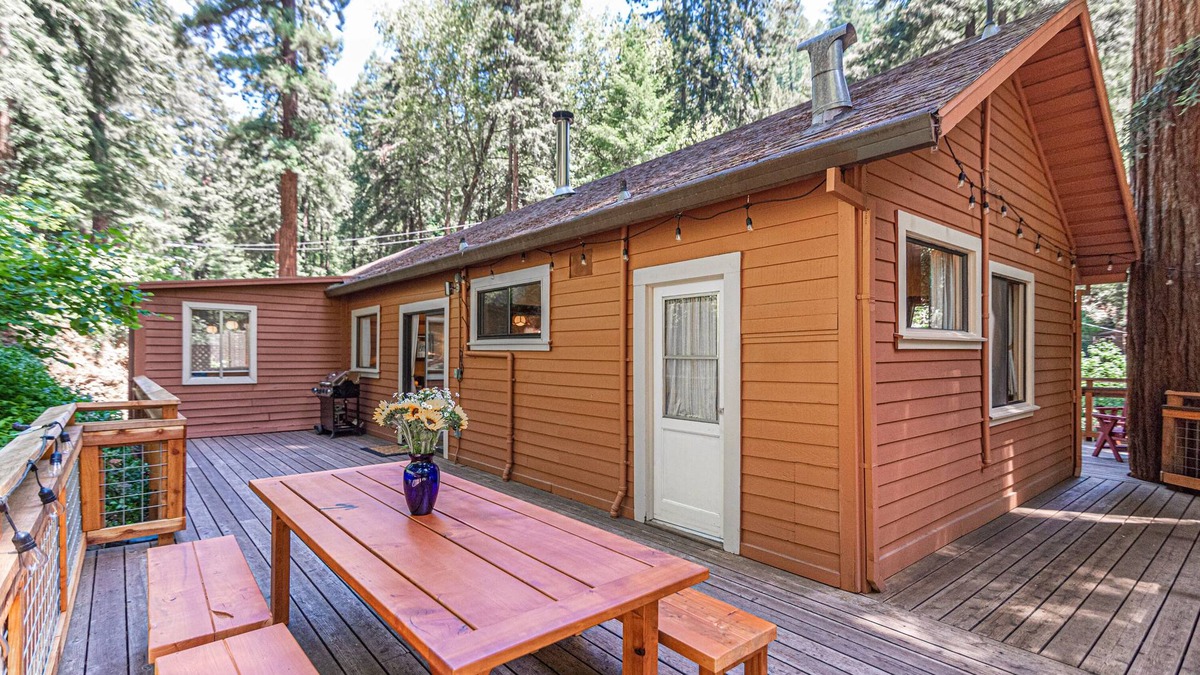 Rio Nido House | Redwoods Grove Lodge | Big House 7-Bed Retreat