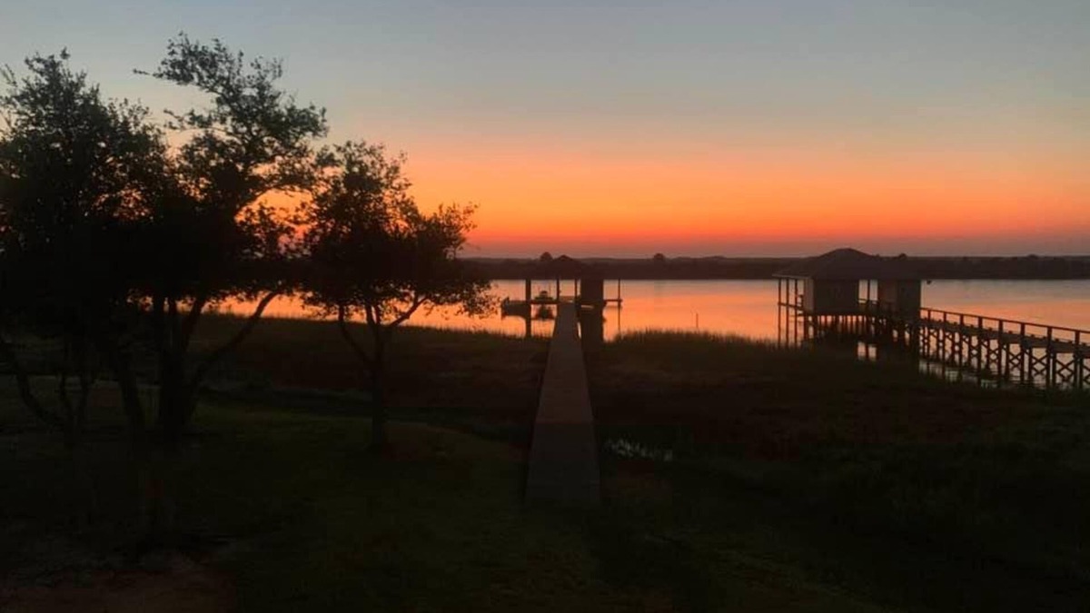 Hackberry House | REEL N REST in Hackberry LA ! Waterfront home with beautiful views .