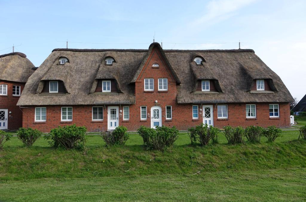 Norderhafen House | Reetdachhaus Deichkrone