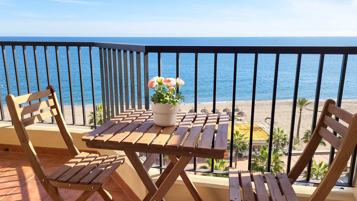 Fuengirola Apartment | Ref: 236 Beachfront apartment with wonderful seaviews and pool in Carvajal