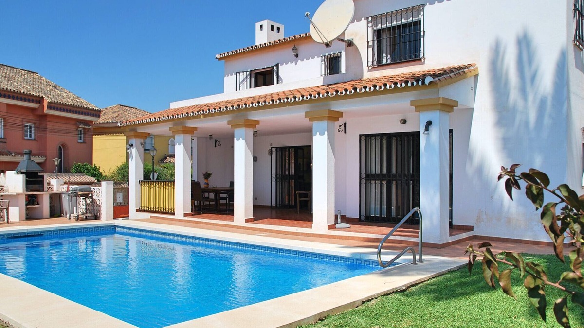 Torreblanca Villa | Ref: 325 Villa Elena - Large villa with private Pool