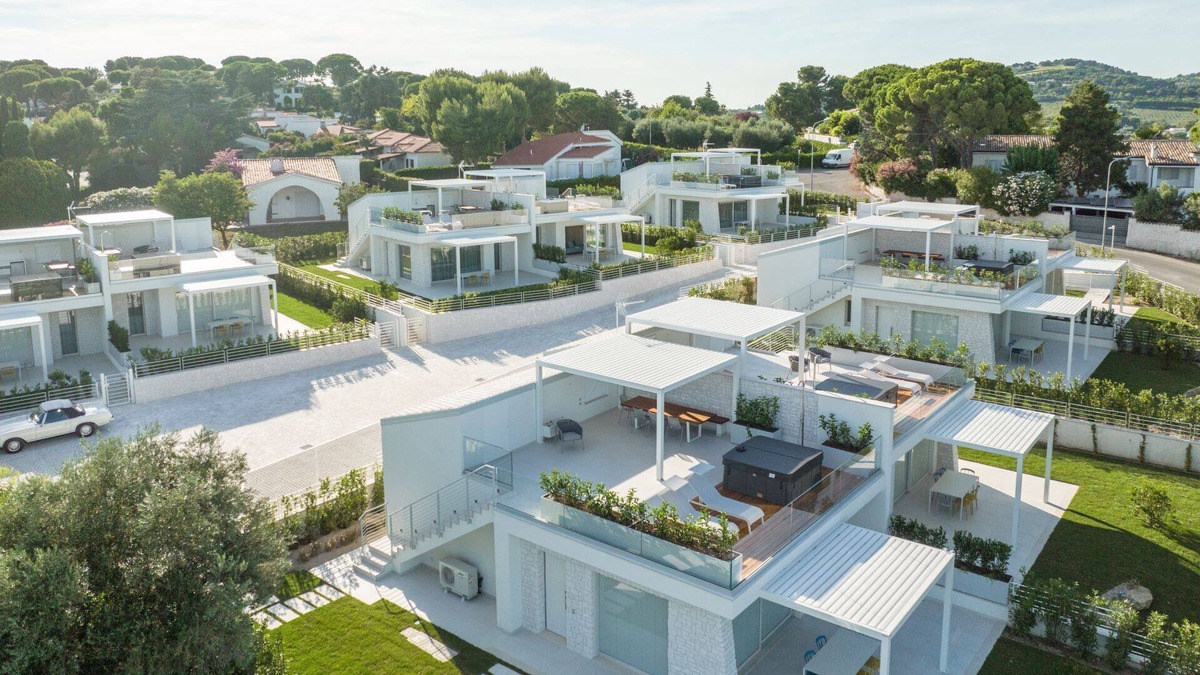 Villaggio Taunus Apartment | Ref. VM8 Summer Rental – Two Bedroom apartment with sea view, terrace and jacuzzi