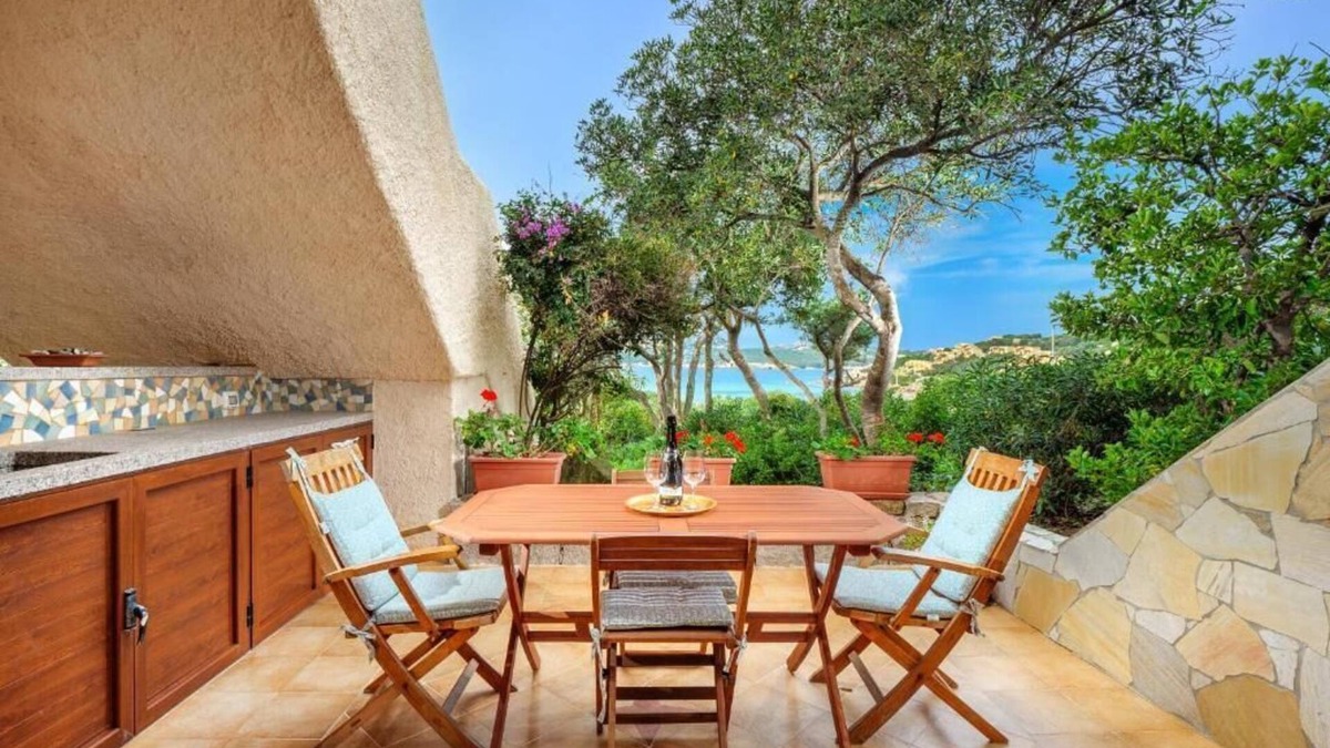 Santa Reparata Apartment | Refined apartment directly on the beach