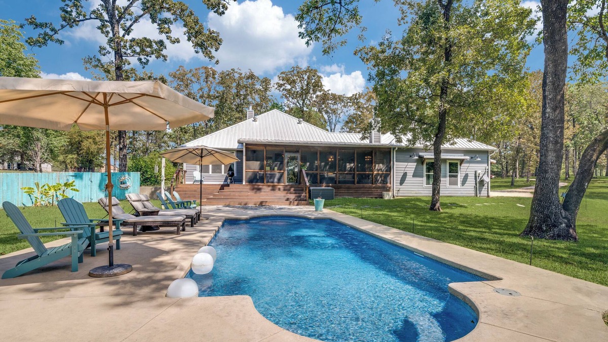 Emory House | Refined Lake Retreat on Lake Fork in Emory, TX, fishing, kayaking, antiquing