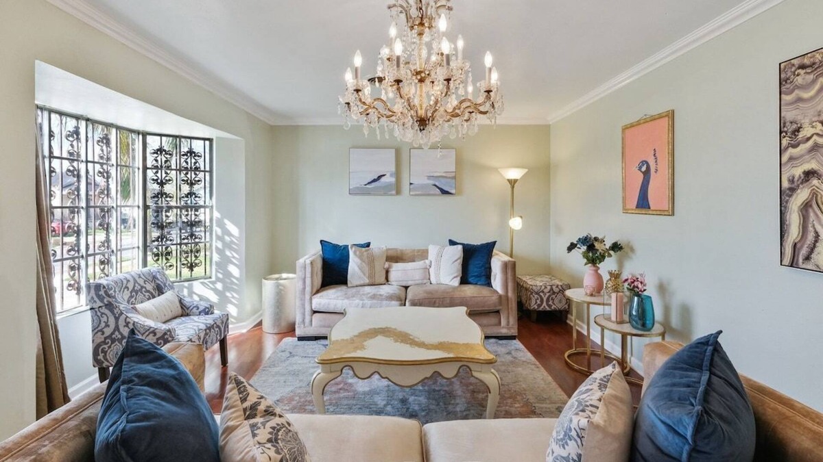 Seventh Ward House | Refined NOLA Mansion w/ Parking, Patio & Balconies