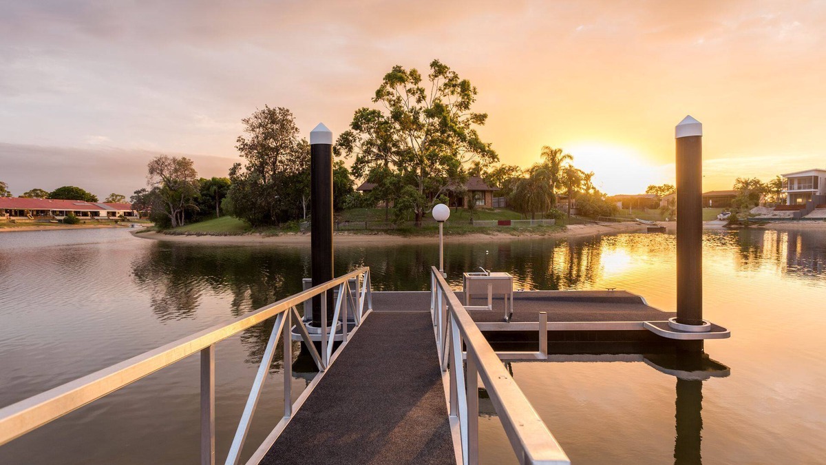 Mermaid Waters House | Reflections at Broadbeach - Heated Pool- Absolute Waterfront Entertainer!