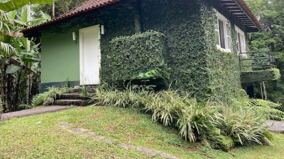 Penedo House | Refugio Romântico em Meio à Natureza