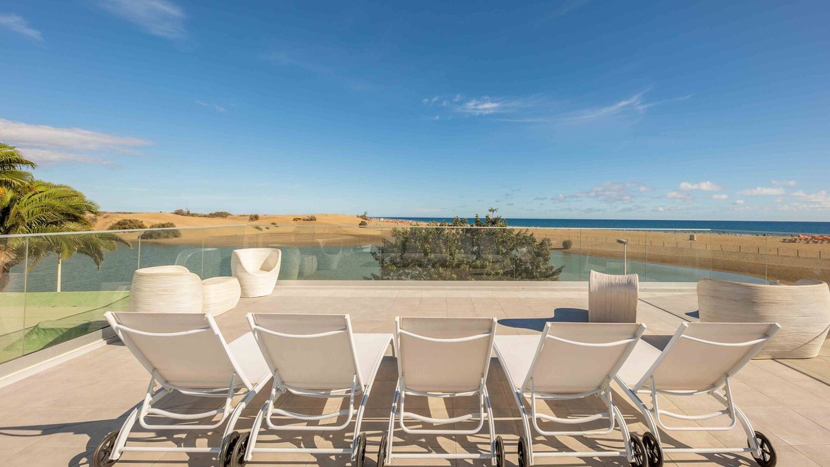 Meloneras House | Refurbished sea front with Jacuzzi in MASPALOMAS