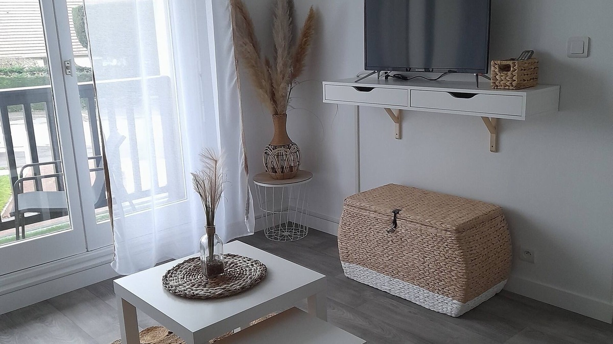 Villers-sur-Mer Apartment | Refurbished T2 apartment with balcony