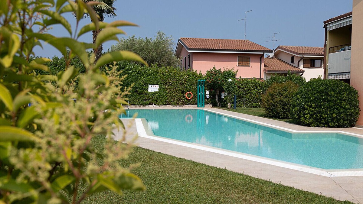 Montioni Apartment | Regarda - holiday apartment "Blitz 2" in Lazise with pool and airco