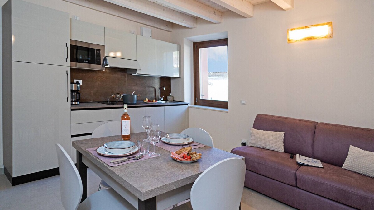 Pacengo Apartment | Regarda - Residenza GJ 1 floor modern onebedroom apartment with roof terrace