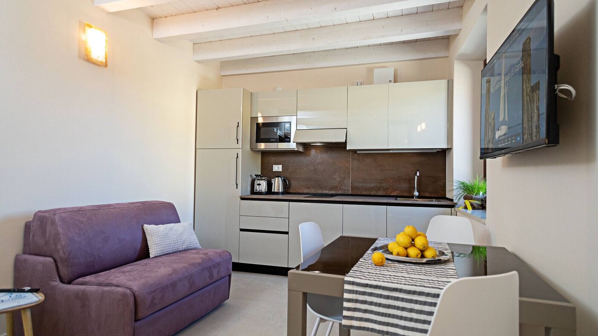 Pacengo Apartment | Regarda - Residenza GJ - 2 floor modern onebedroom apartment with roof terrace