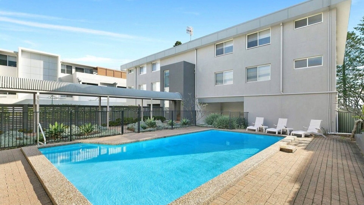 The Entrance North Apartment | Regency Court 4
