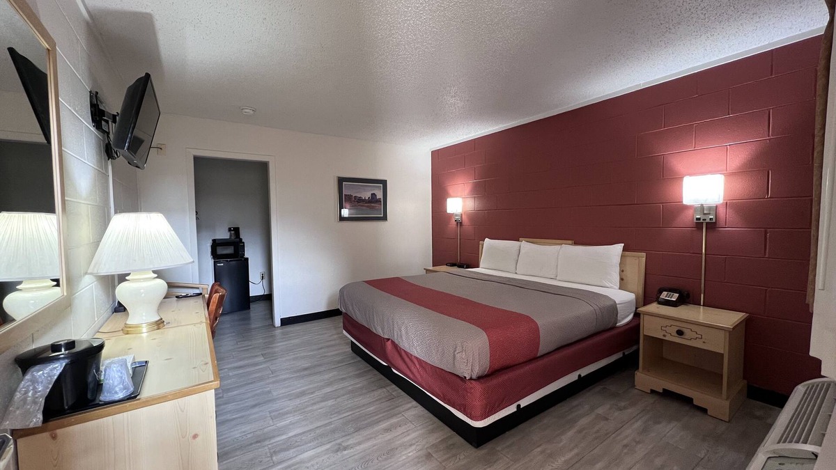 Dodge City Hotel | Regency Inn and Suites