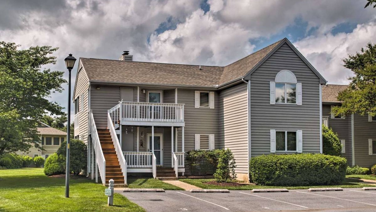Plantations East Condo | Rehoboth/Lewes/Dewey Condo w/Porch - 15 Mins From Beach!