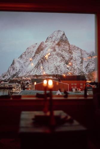 Reine House | Reine Front View - Mountain & Seaview