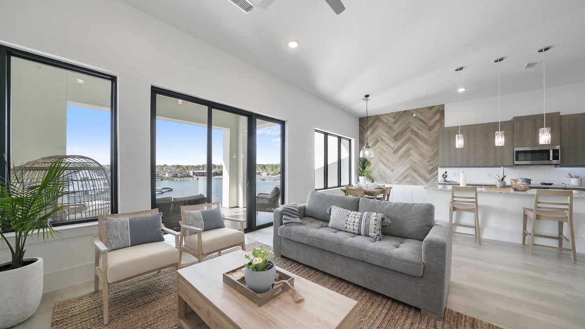 Montgomery Condo | Rejuvenate at Lake Conroe's #1 food spot! 60% Discount for Monthly Stays!