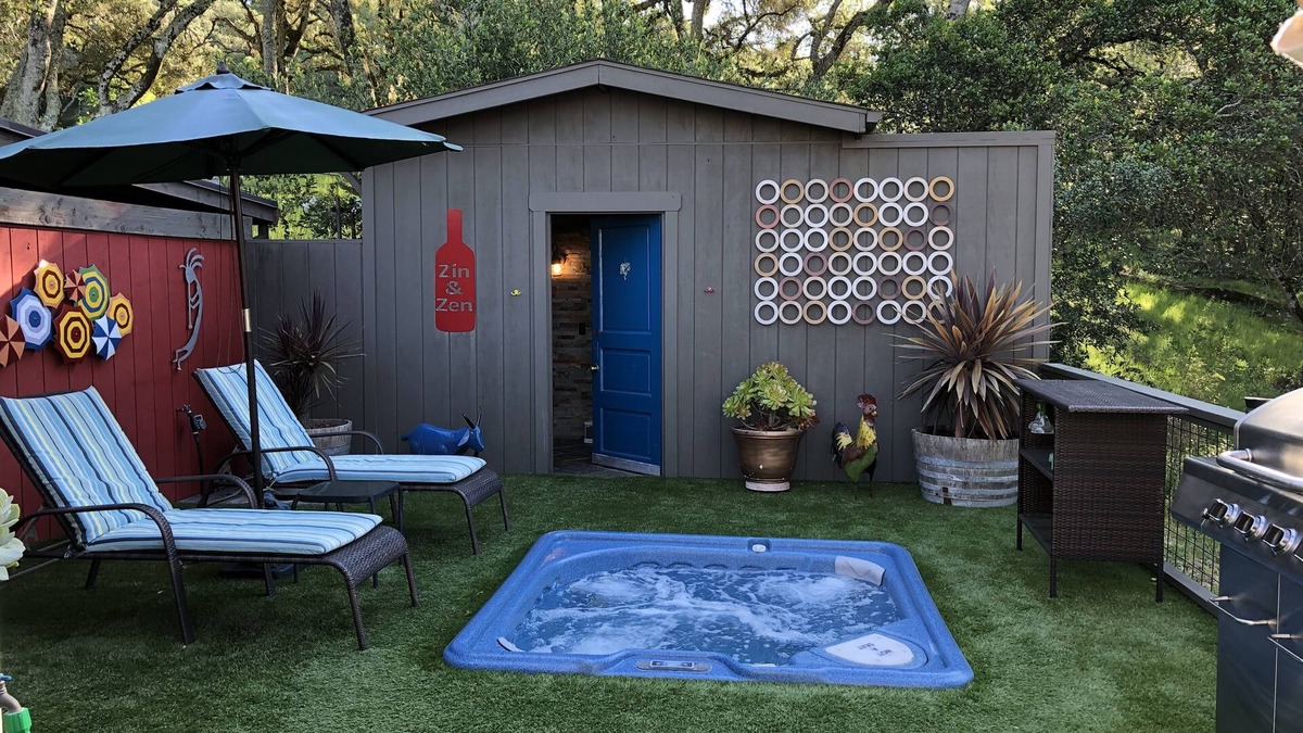 Santa Rosa House | Rejuvenate in the Zen Bath: Close to everything yet so far away!