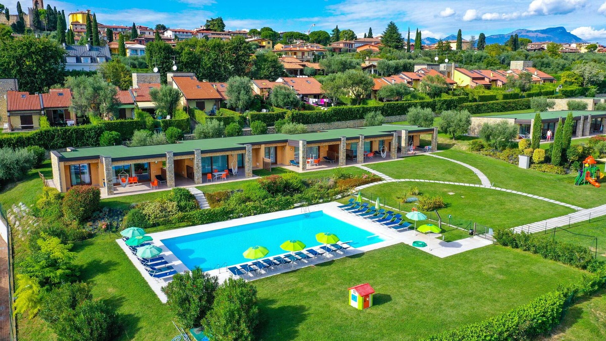 Moniga del Garda Apartment | Relais Rosa Dei Venti: Superior Navy 2 Bedroom Apartment, 2 Pools, Lake View