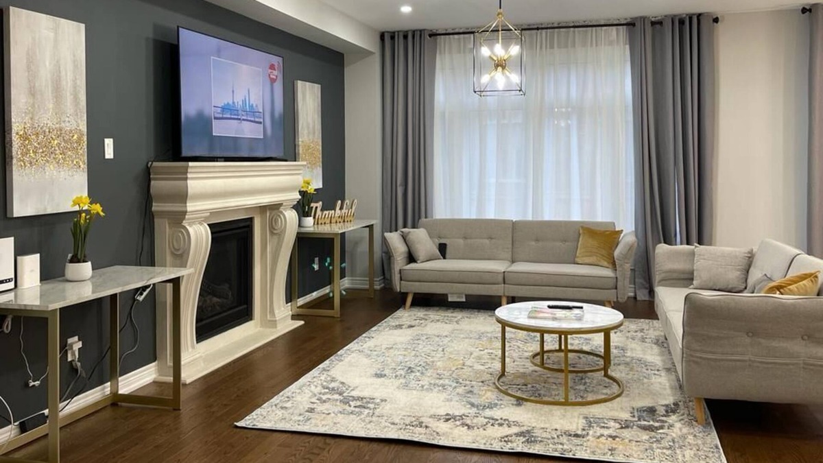 York Regional Municipality House | Relax 3200 Sq 4 Bedrooms with 4 Beds 15 Mins Drive to lake !
