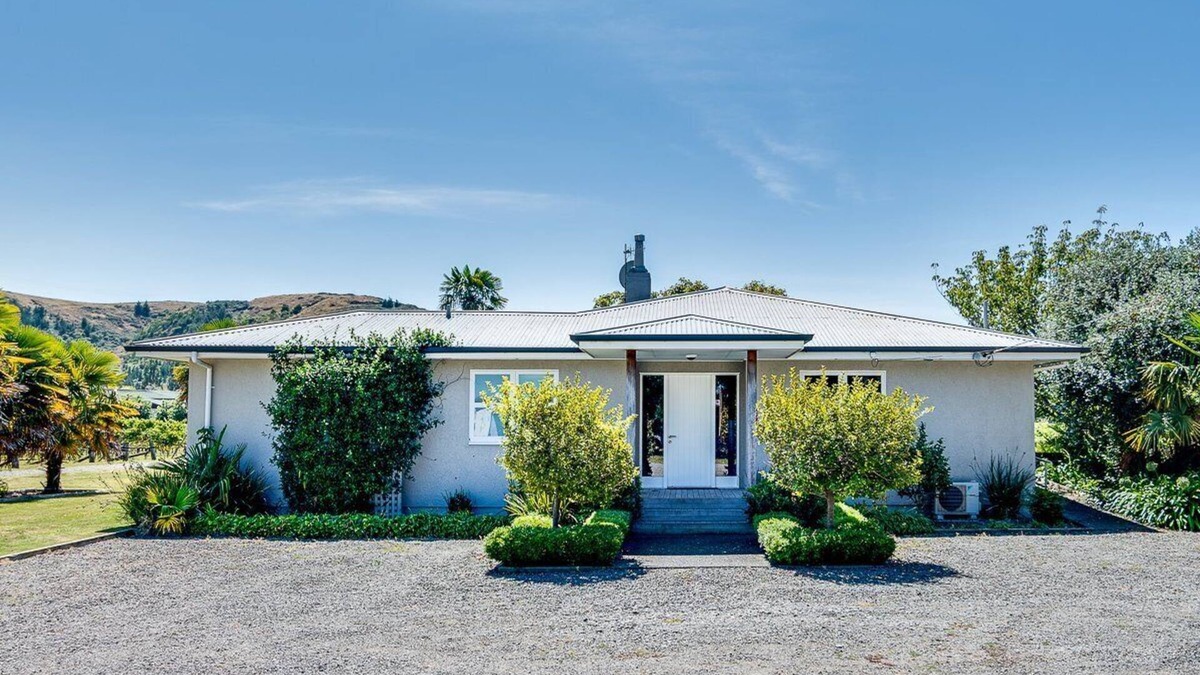 Taradale House | Relax amongst the vines at the iconic Mission Estate Winery