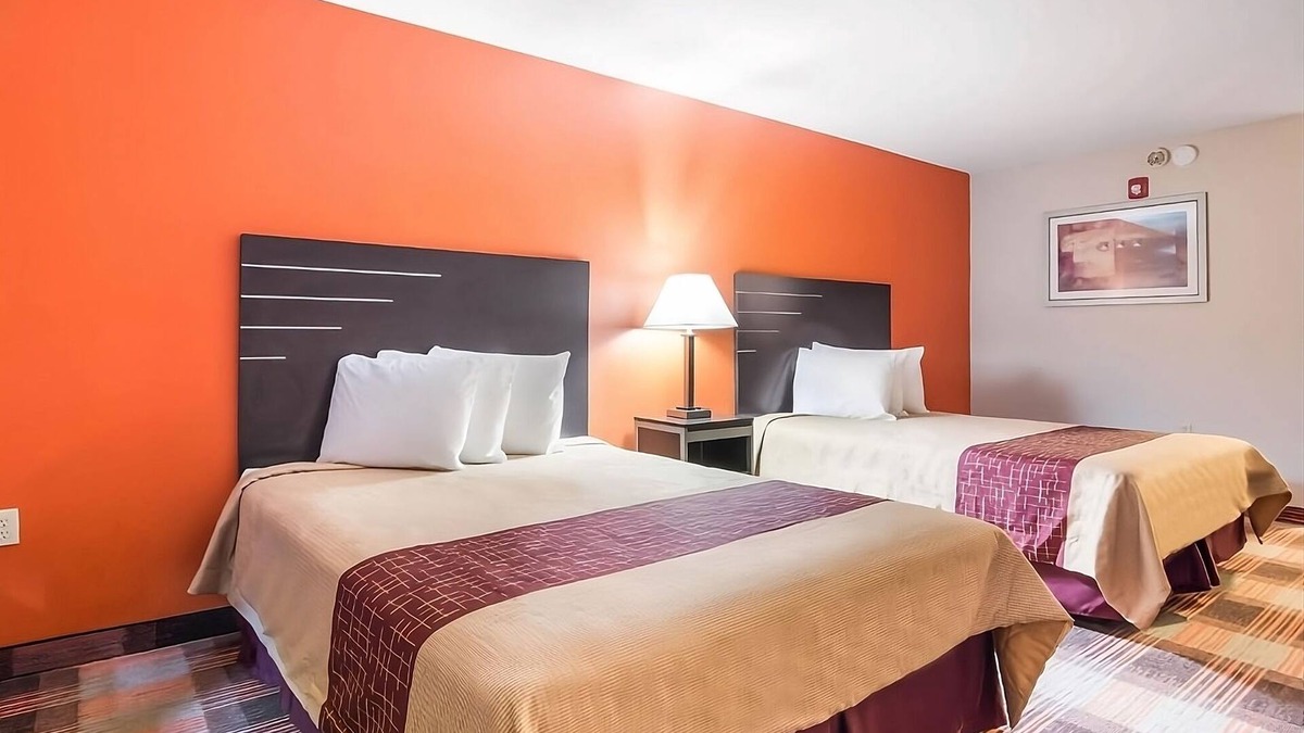 Mableton Hotel | Relax and Recharge! Free Parking, Minutes to Heritage Park & River Line Park