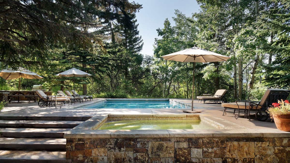 Starwood House | Relax and Unwind at the Stunning Aspen Oasis with 180’ views