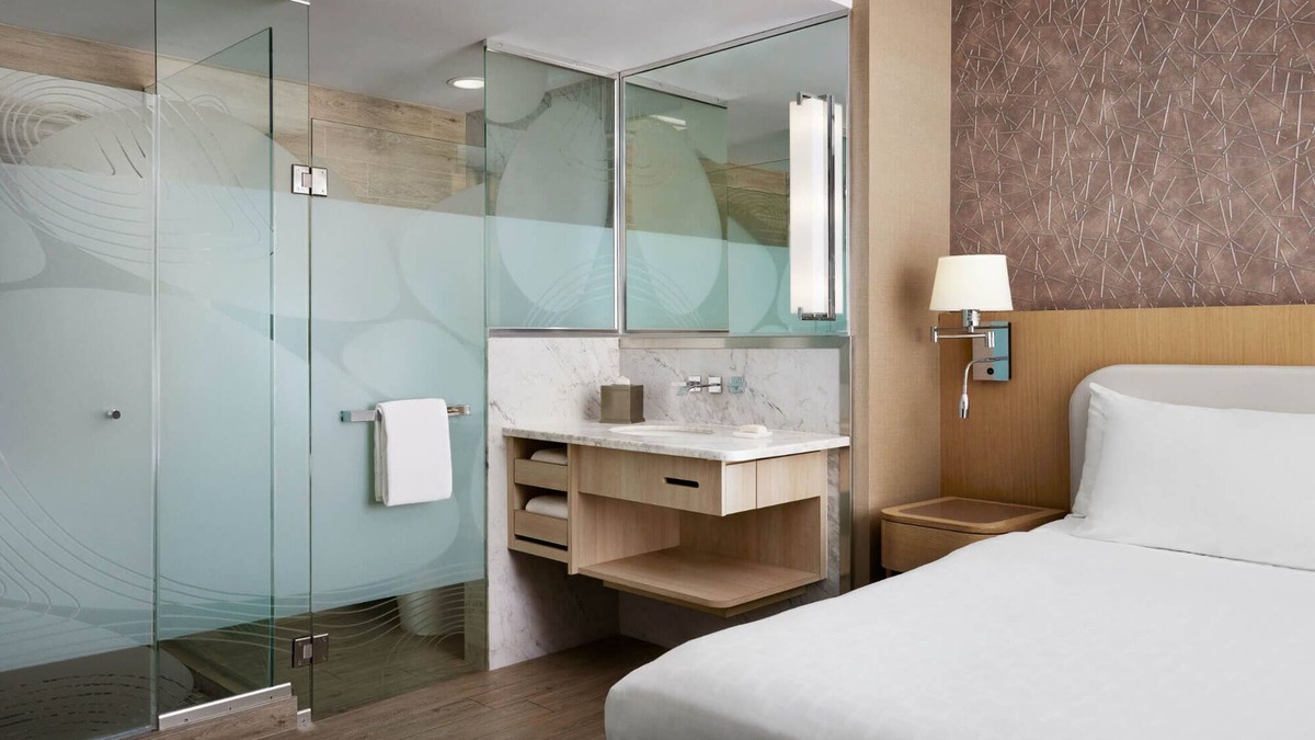 Pasadena Hotel | Relax and Unwind! Pet-Friendly Property, Onsite Pool, Close to Alhambra Park
