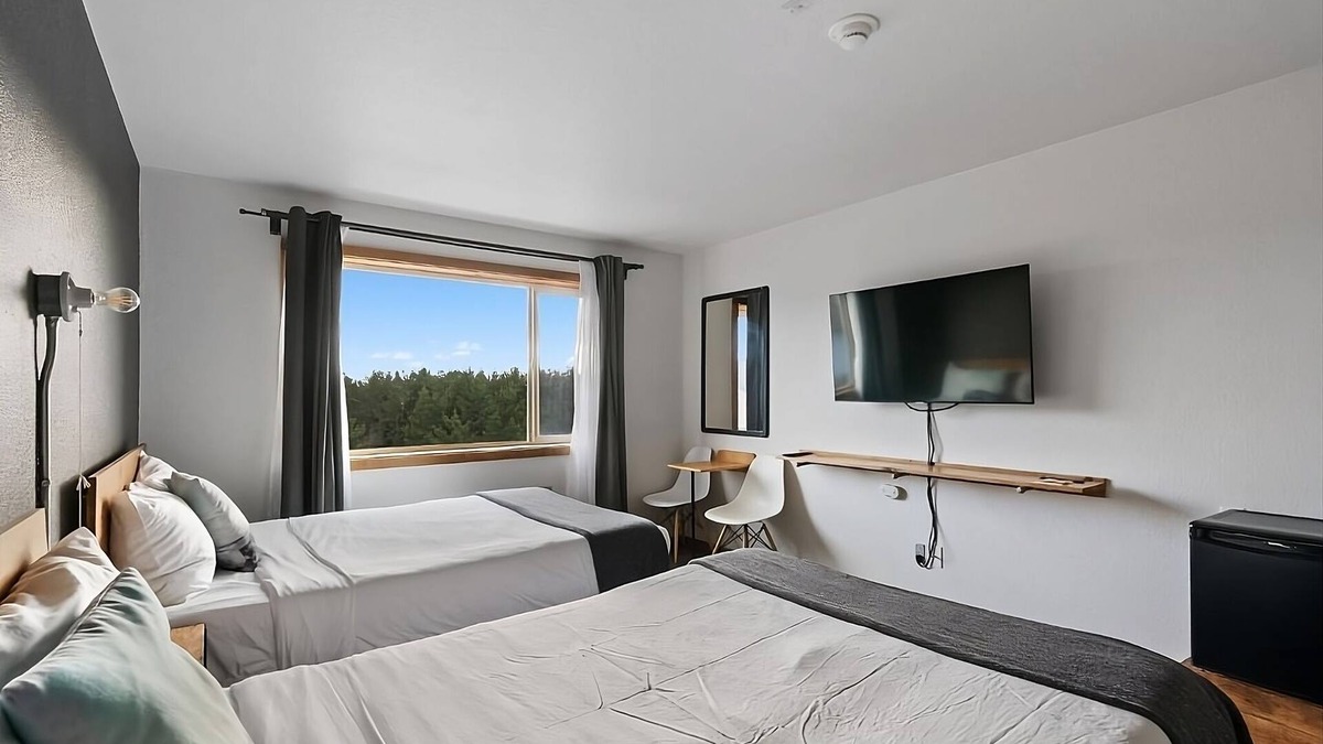 Long Beach Hotel | Relax and Unwind! Pet-friendly, Indoor Pool, Sauna, Free Parking!