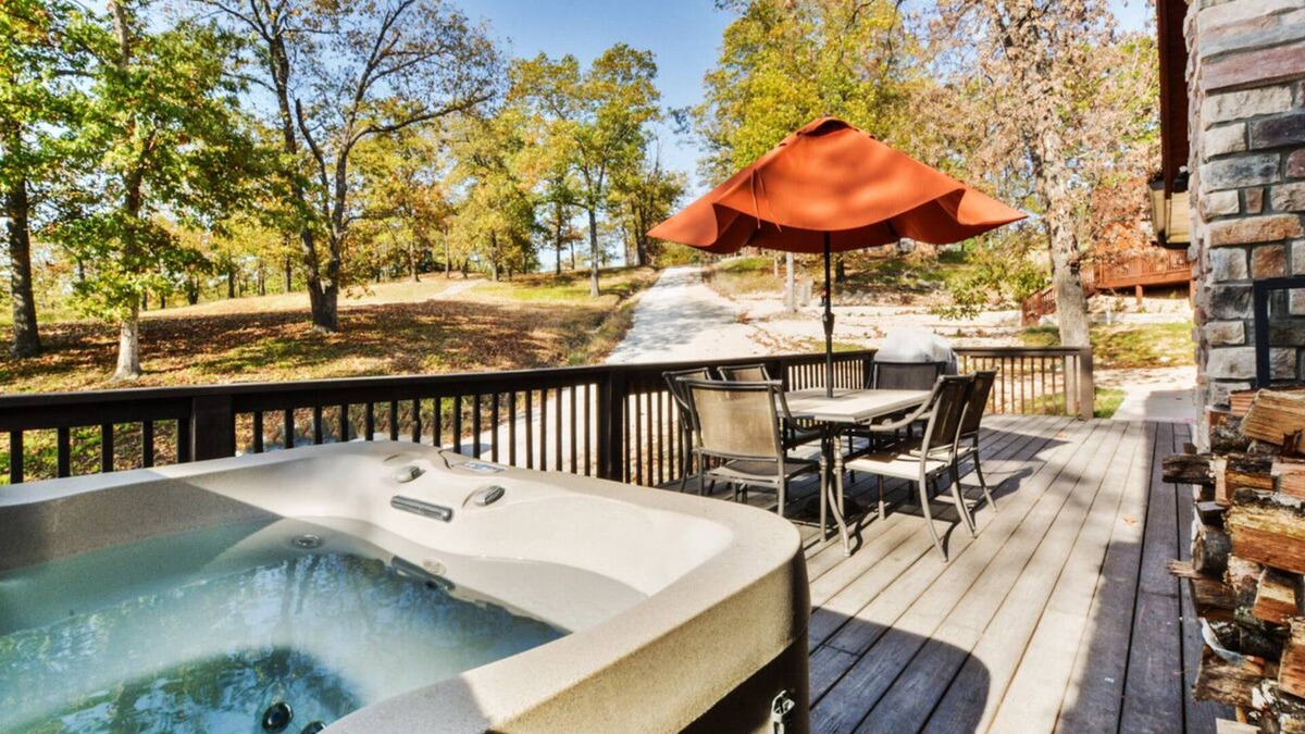 Branson Cedars Cabin | Relax at Moose Creek Cabin | 3 Bed, 3 Bath