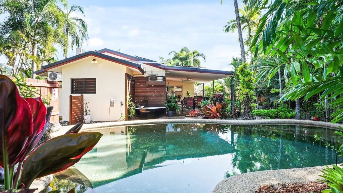 Kewarra Beach House | Relax at Sudbury Shores Beach House- Tropical Kewarra Beach Retreat | Lagoon Pool + Outdoor Bath