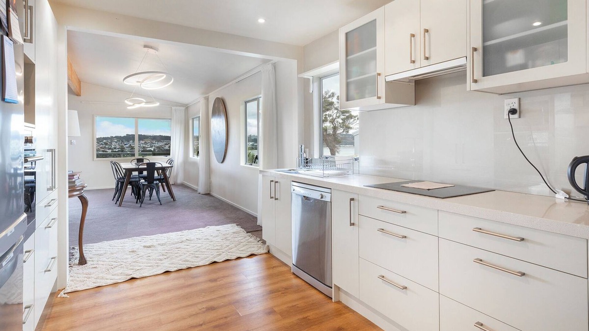 Snells Beach House | Relax Away - Snells Beach Holiday Home