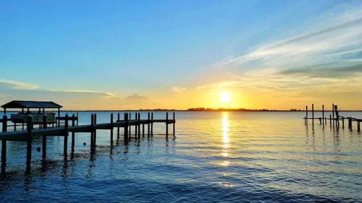Micco House | Relax by Wabasso Beach-18 min away-your perfect Micco retreat - Summer Specials