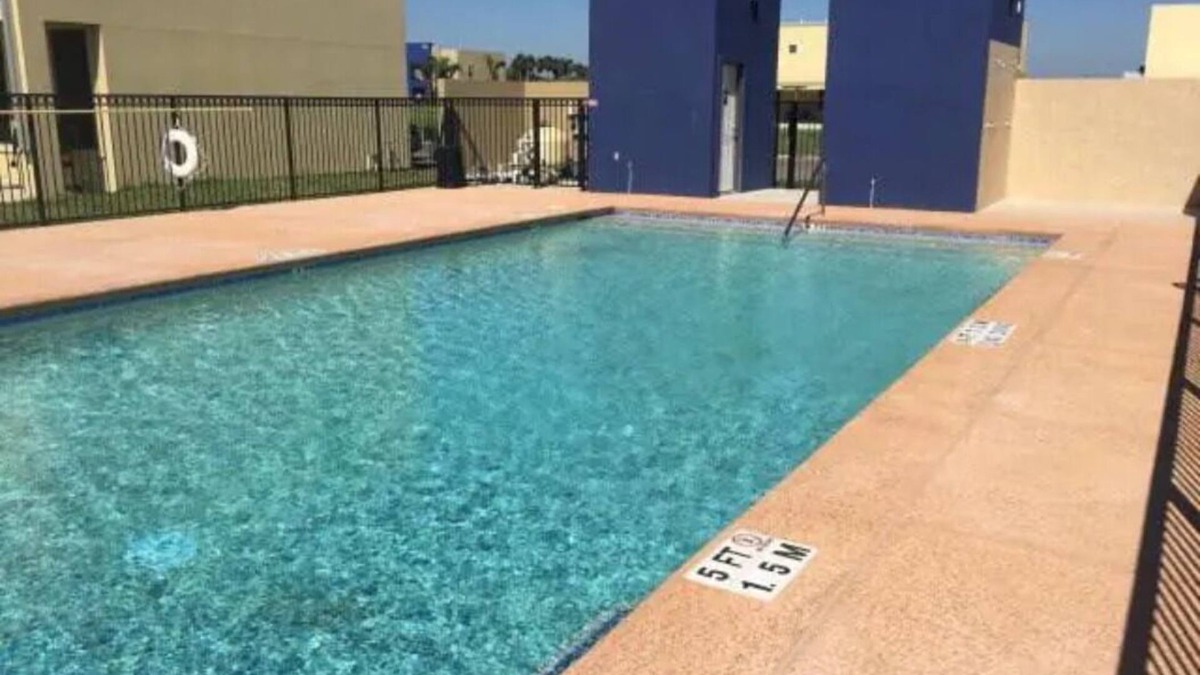 McAllen House | Relax & Enjoy In Our Spacious Townhome Getaway!