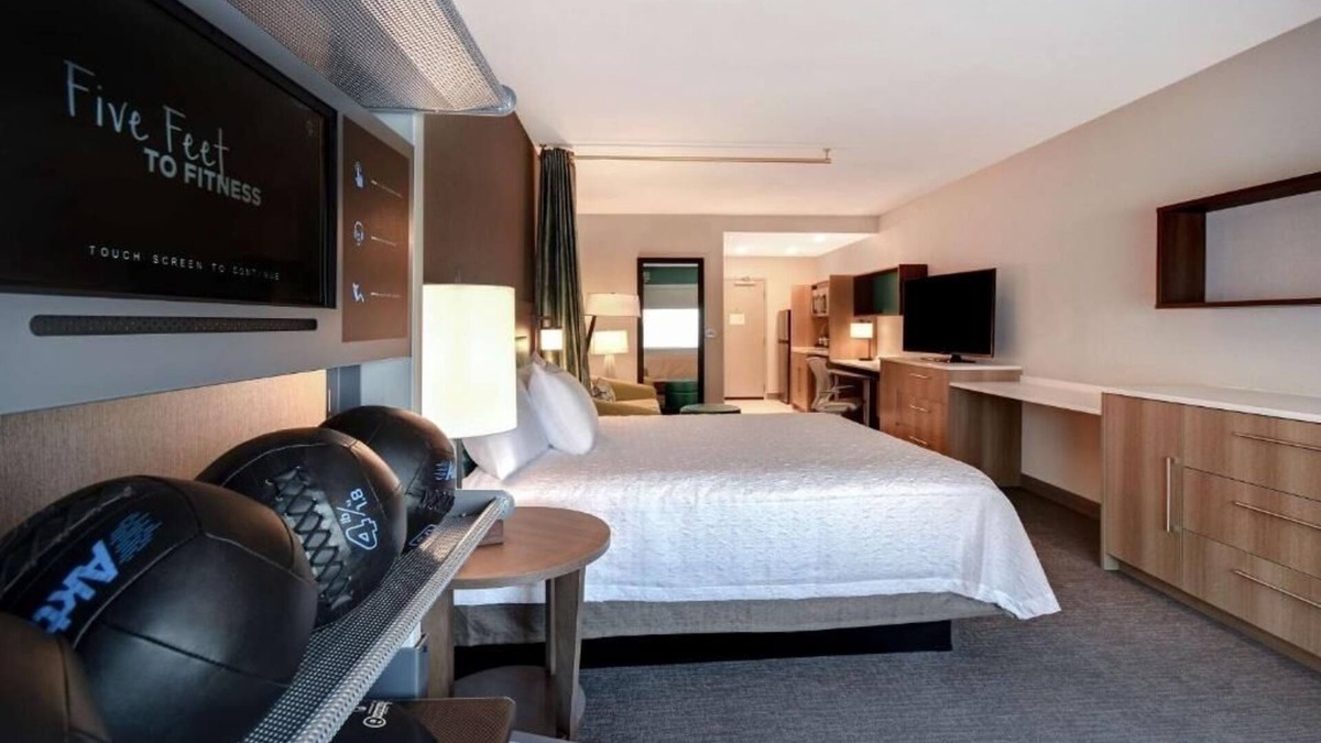 Downtown Tucson Hotel | Relax & Enjoy! Pool, Kitchen, Free Breakfast, and Parking for Your Comfort!