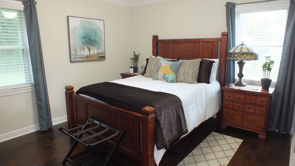 Eden Cottage | Relax here. Small town charm a short drive to Savannah, Hilton Head, and Pooler.