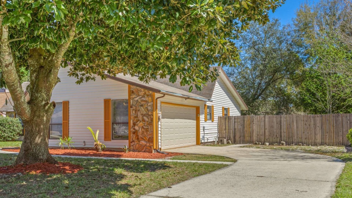 Southside House | Relax in Comfort at Blue Heron |Dogs Ok |Fenced |Grill |Near St Johns River, Golf Courses & Dining
