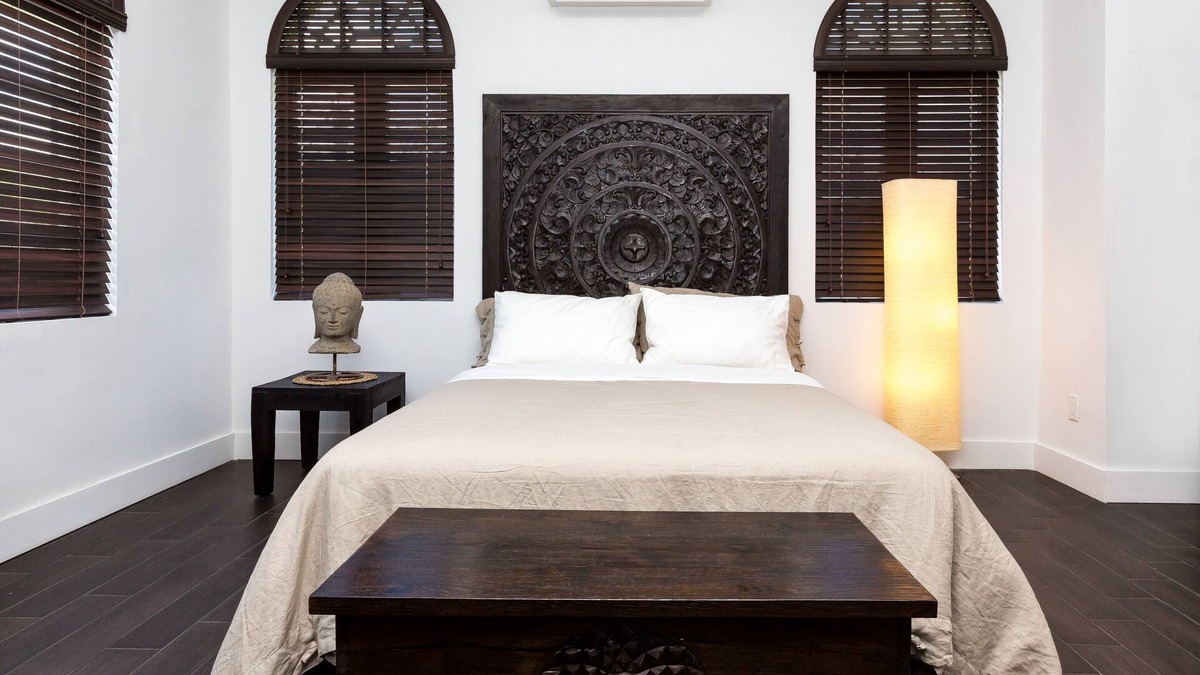 Northeast Miami Hotel | Relax in Historic Miami Neighborhood - 5Z
