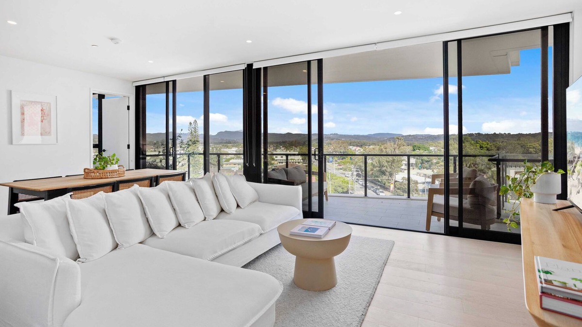 Palm Beach Apartment | Relax in luxury, a short walk to the beach