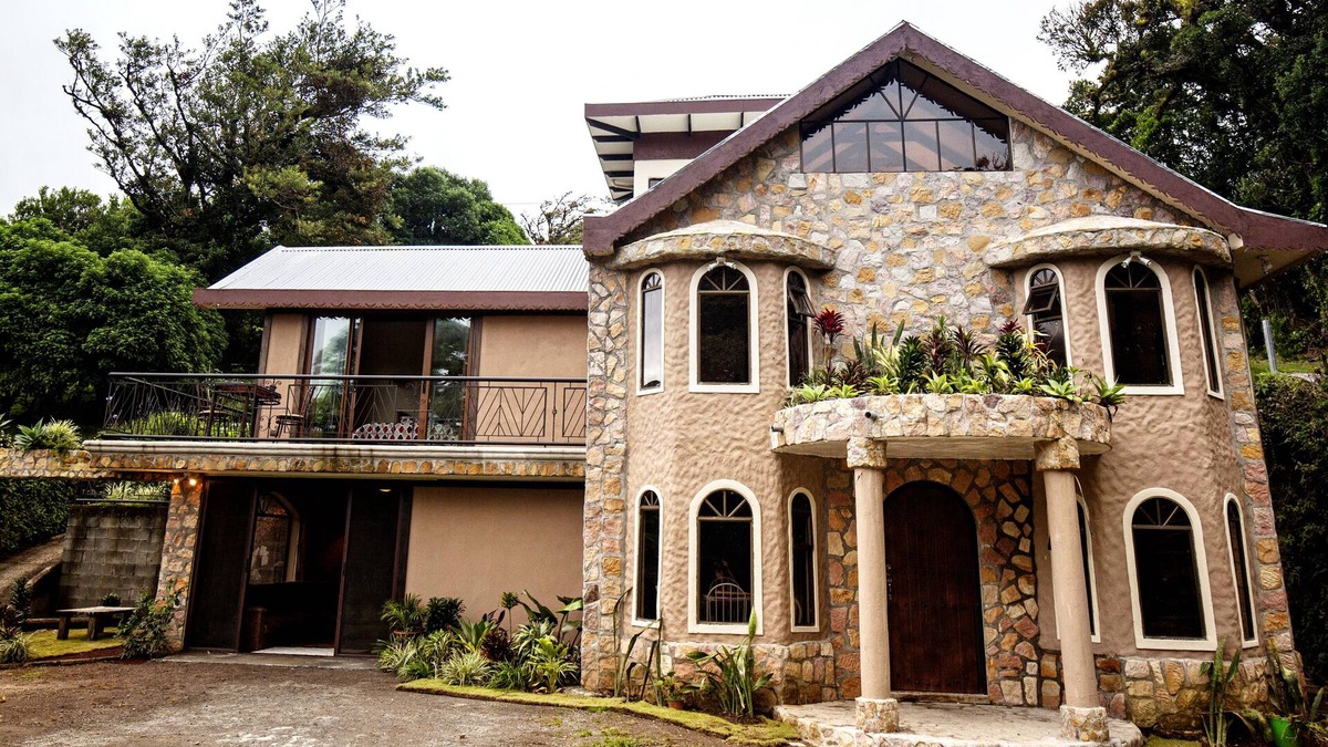 Monteverde Villa | Relax In Middle Of The Cloud Forest in an Amazing Villa with Amazing Views!