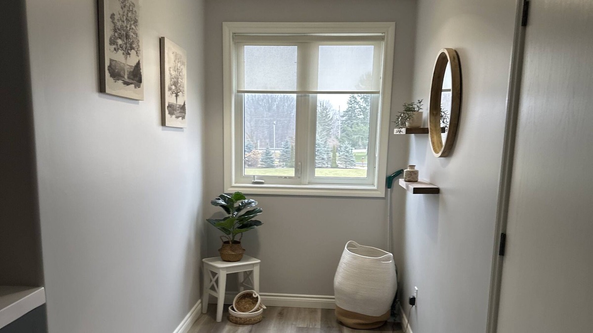 Bayham Apartment | Relax in the Country retreat cozy apartment close to the lake.