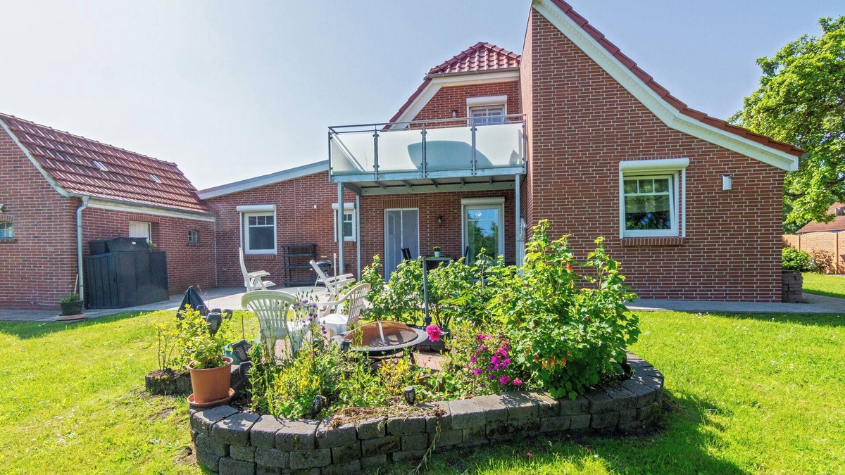 Dornumergrode Apartment | Relax in the wheelchair-friendly Huus op de Wurf in Dornumergrode