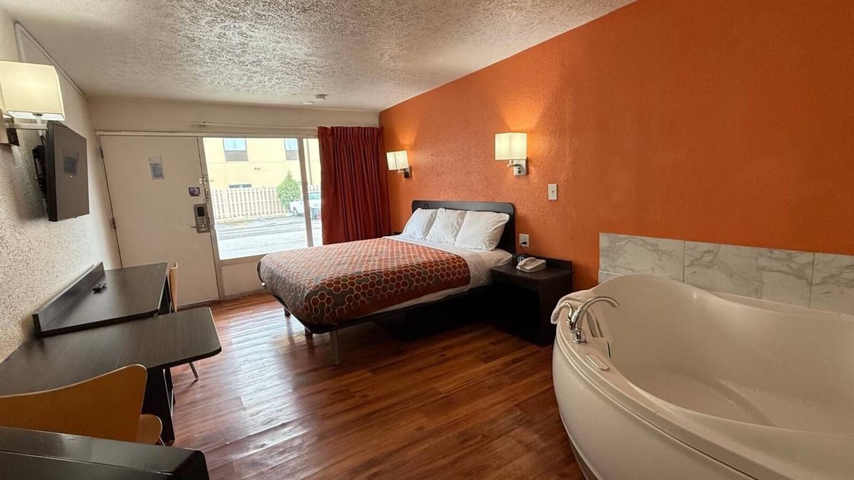 Summit Station Hotel | Relax Inn by OYO Columbus OH I 70