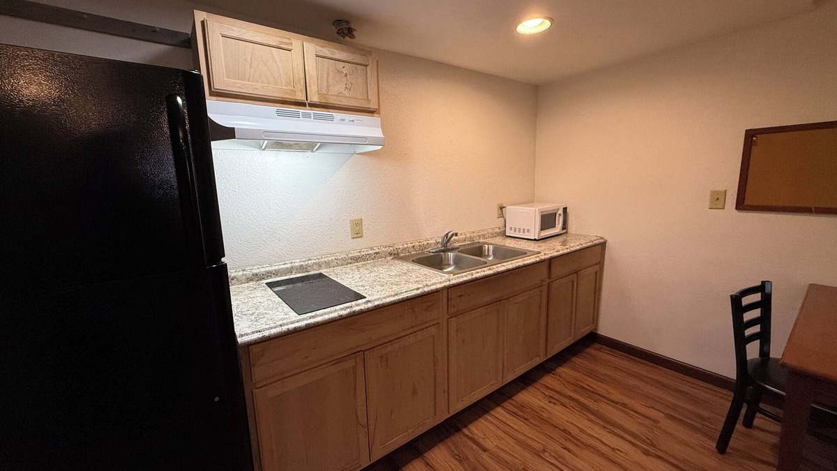 Mattoon Hotel | Relax Inn & Suites